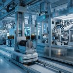 Автономные ИИ-роботы управляют производством чипов на современном semiconductor fab