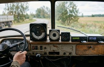 История тахографа от первого механического прибора 1911 года до Smart Tachograph 2 в кабине грузовика CE