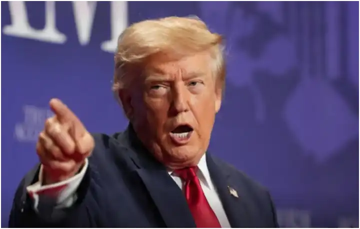 Скандал на $100 000 в месяц: Дональд Трамп начал продавать ранний доступ к своим постам в Truth Social
